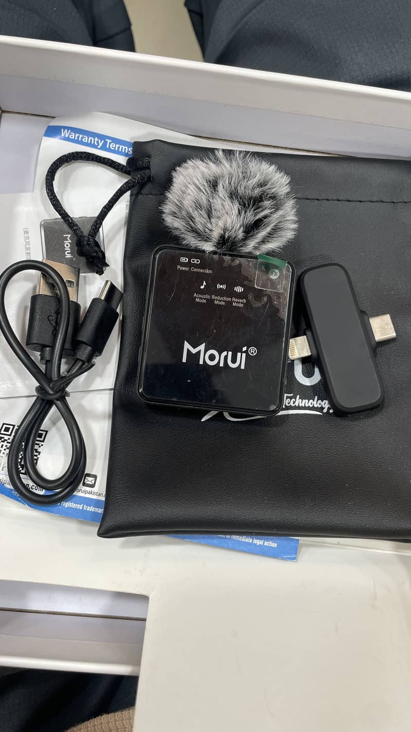 Wireless microphone 8