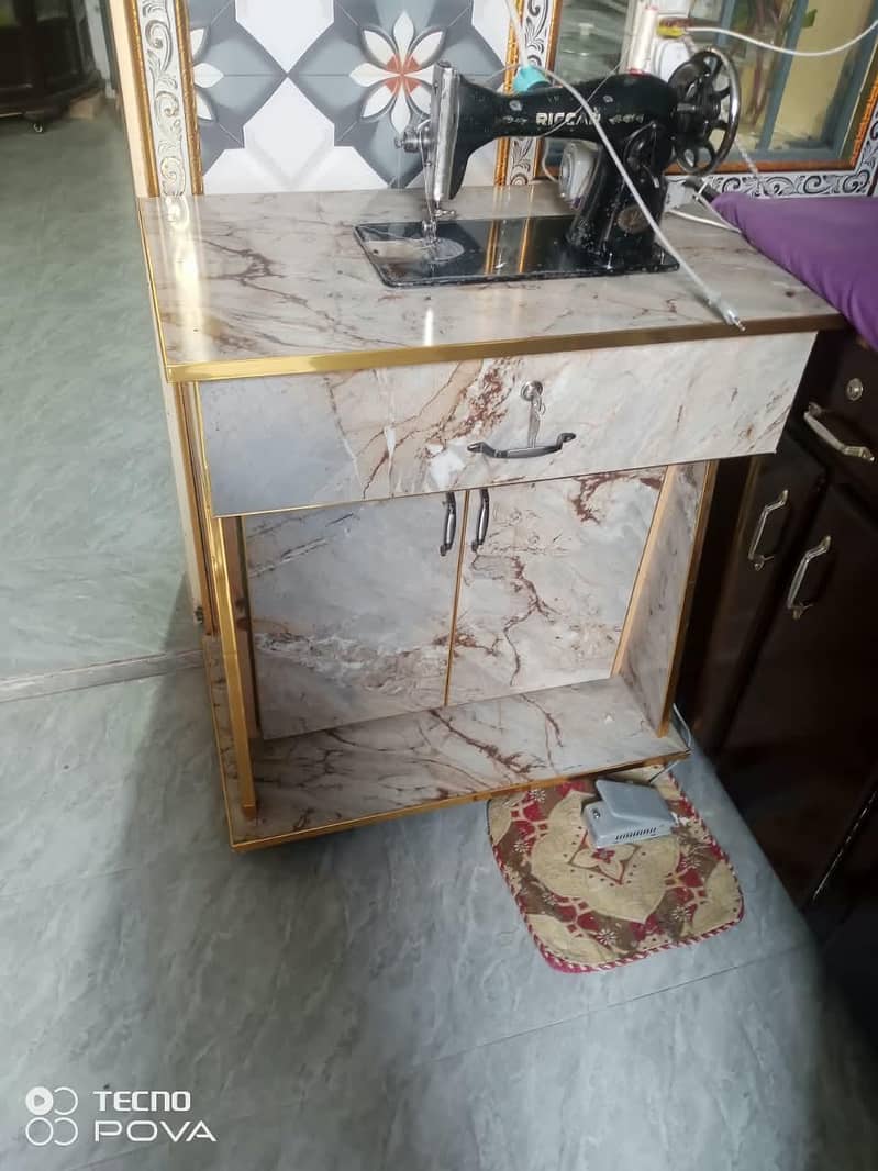 Cabinet table 0
