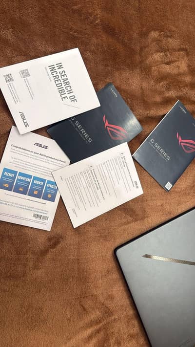 ROG Zephyrus G16 open Nahin