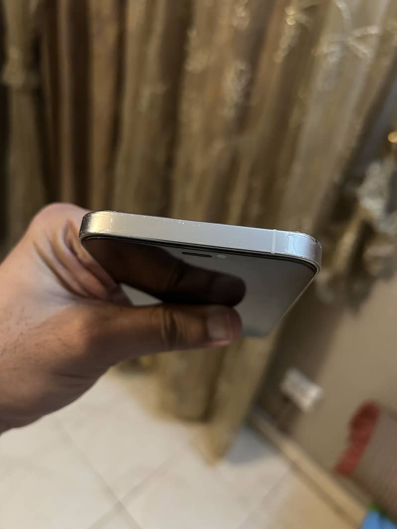 Apple iPhone 12 Pro 3