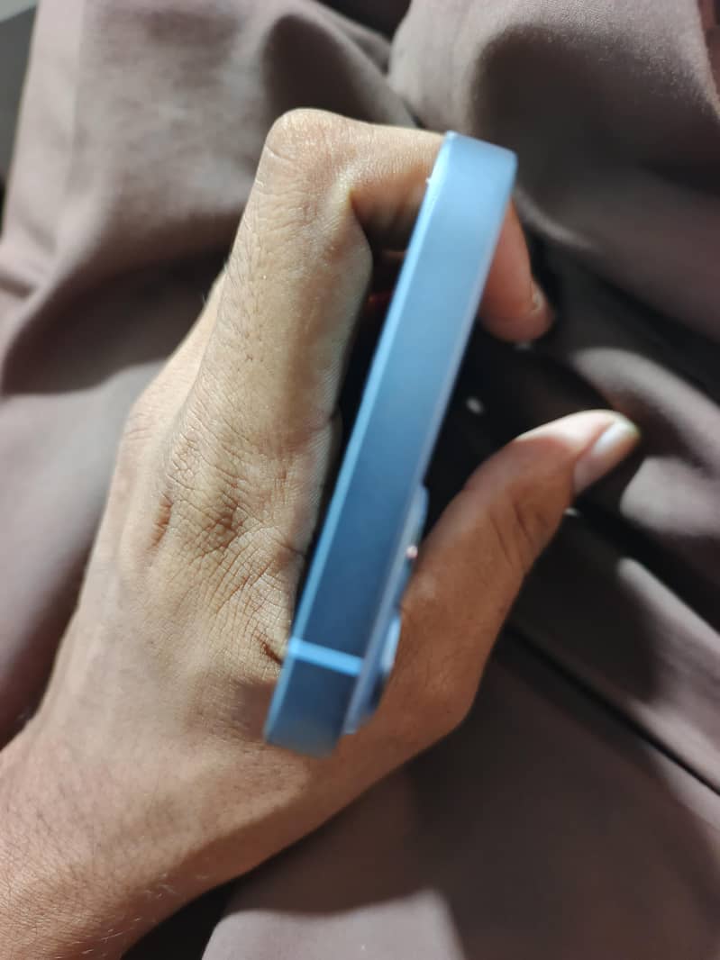 Apple iPhone 14 3