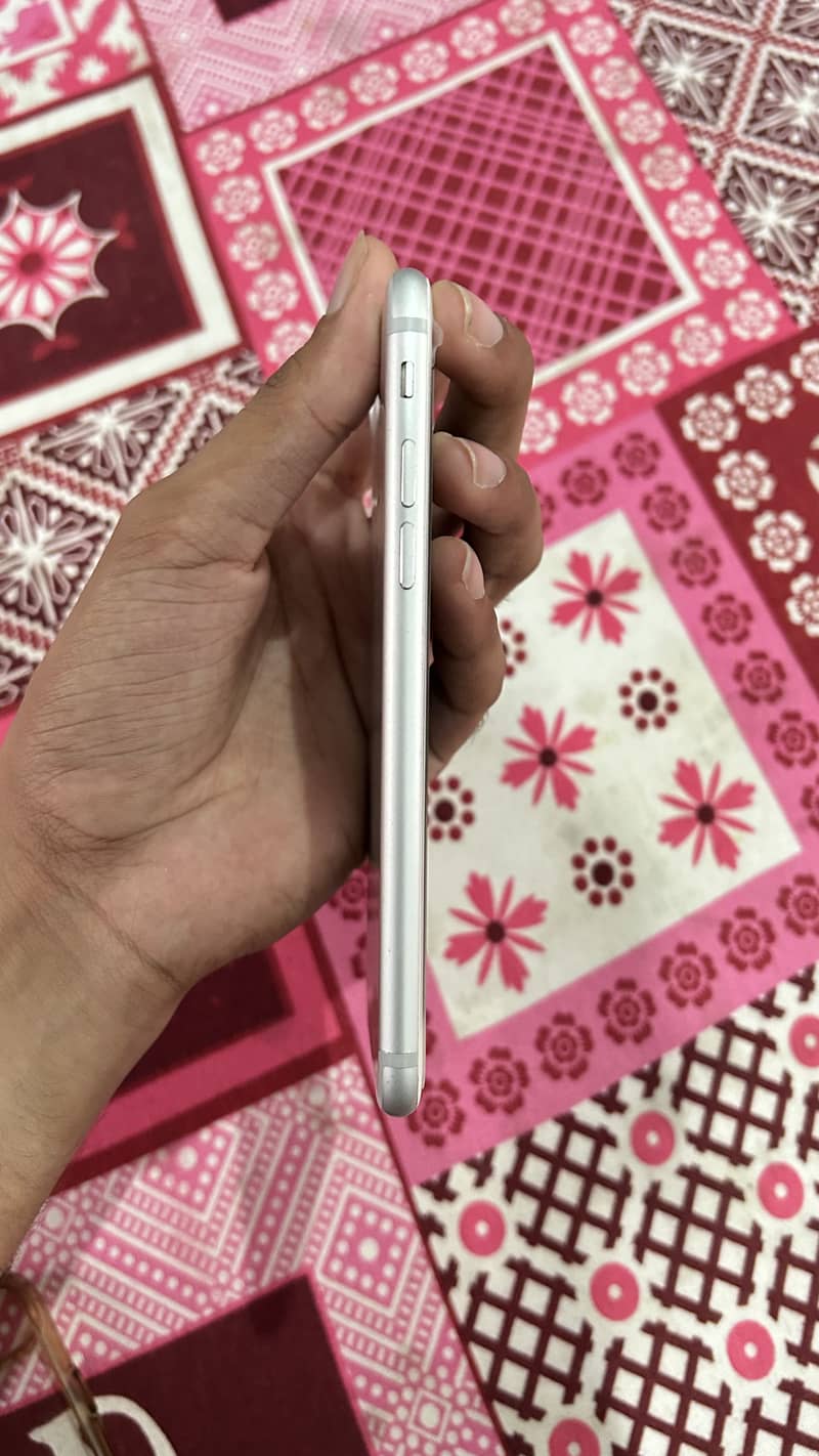 Apple iPhone 7 1