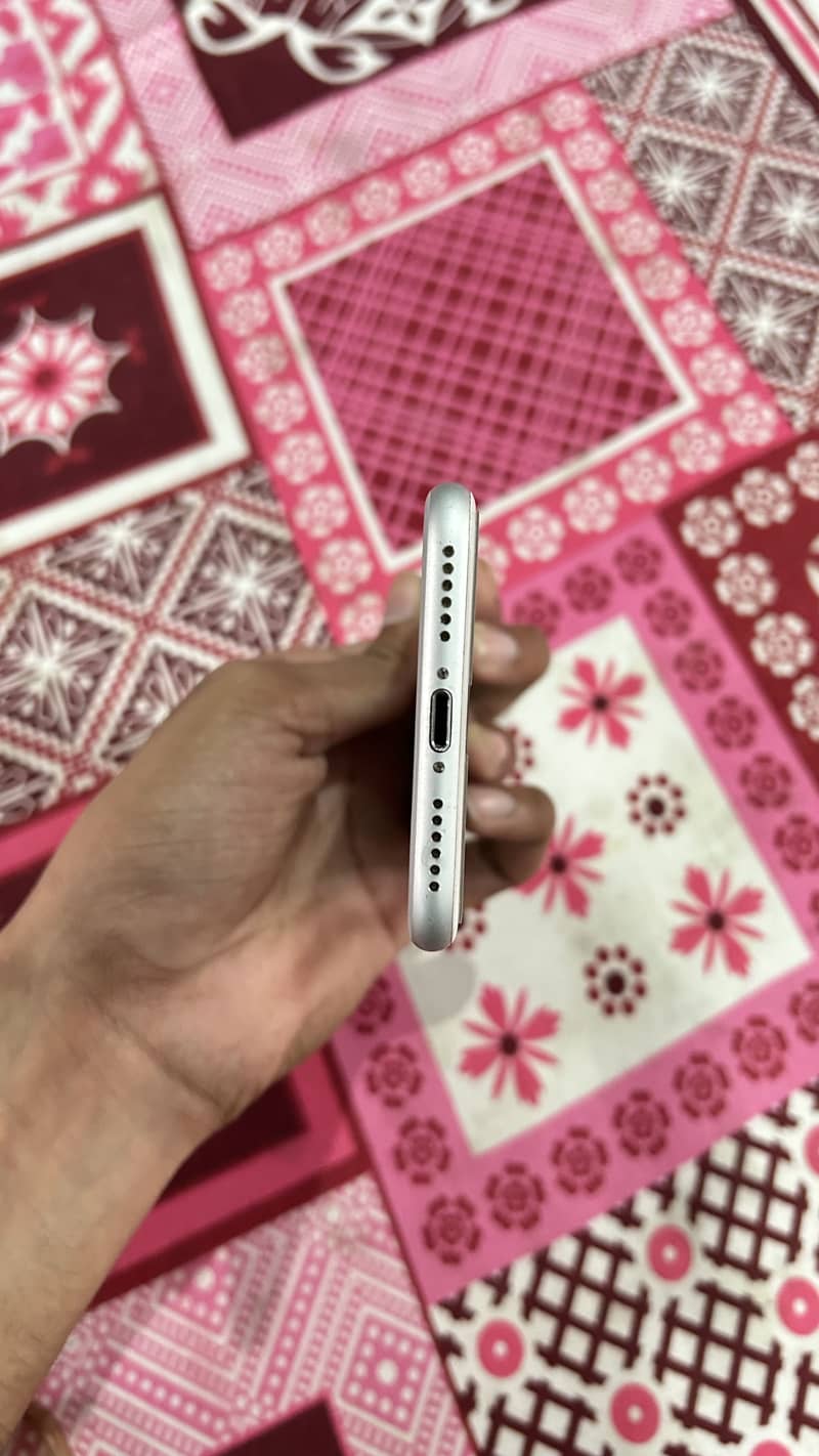 Apple iPhone 7 5
