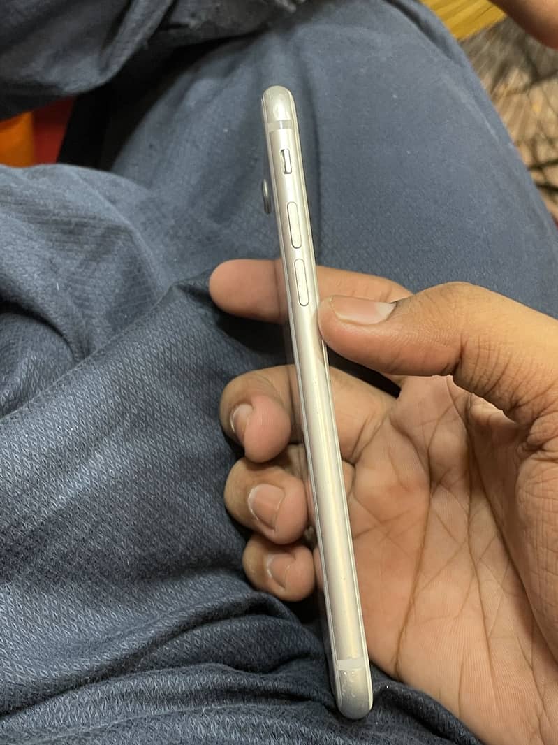 Apple iPhone 8 2