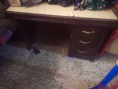 Office table