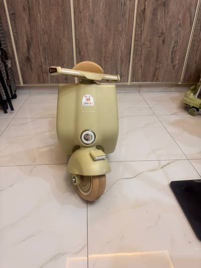 Imported Electric Vespa Scooter - 916