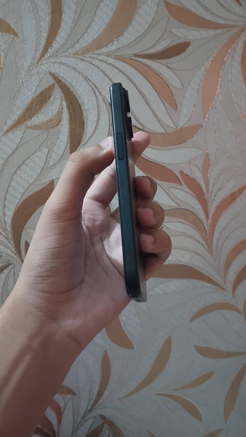 Apple iPhone 15 2