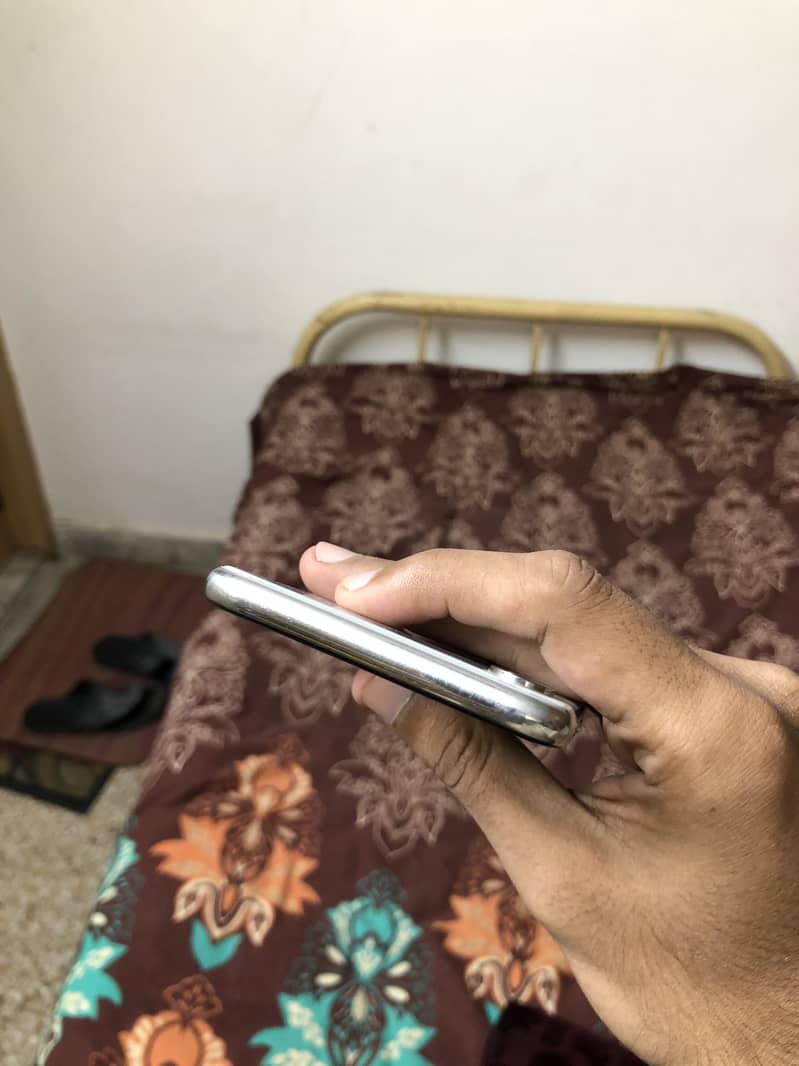 Apple iPhone X 2