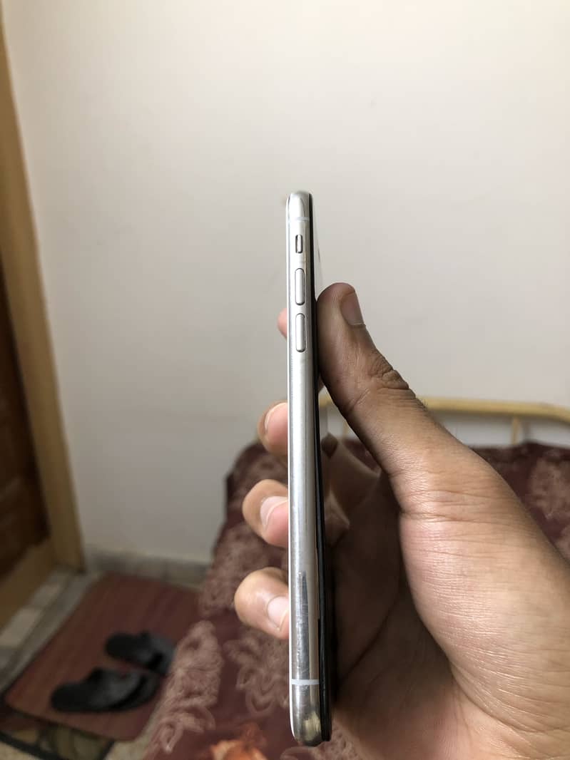 Apple iPhone X 6