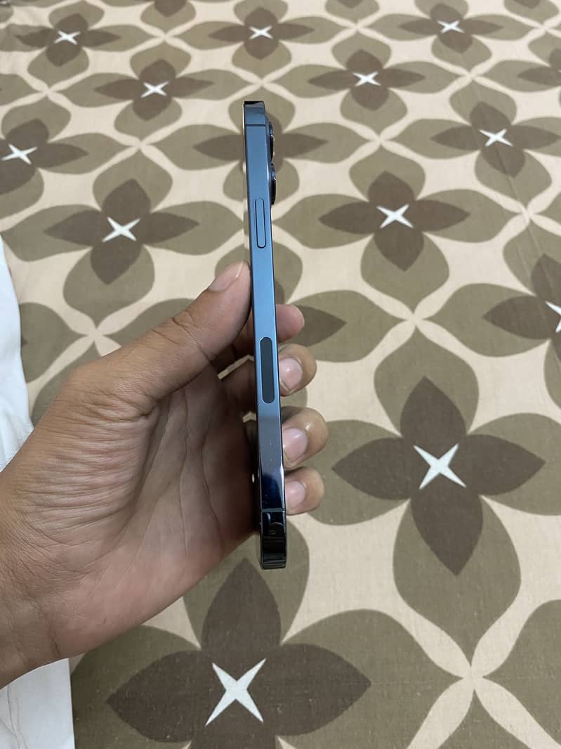 Apple iPhone 12 Pro Max 1
