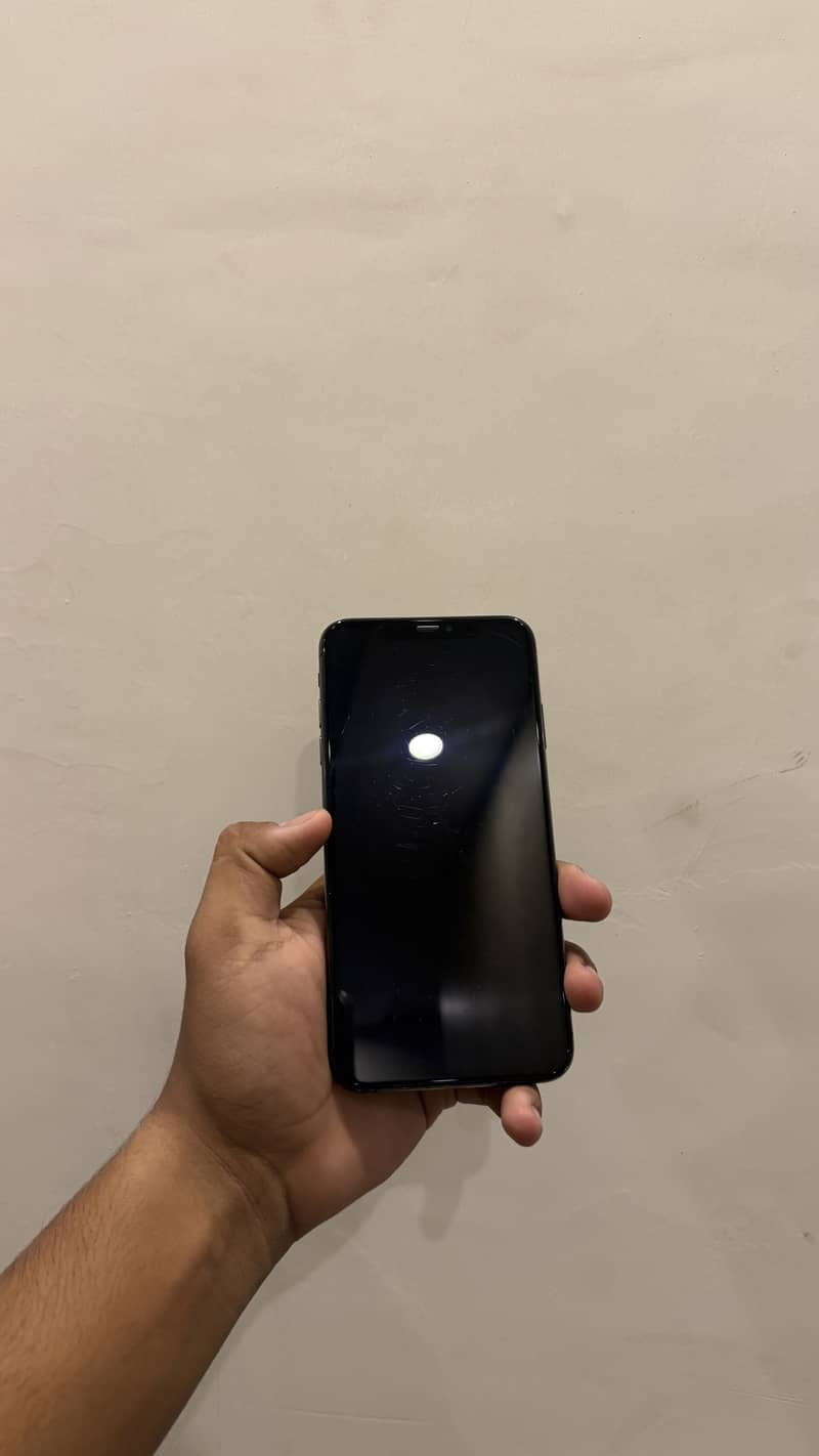 Apple iPhone XS Max 2