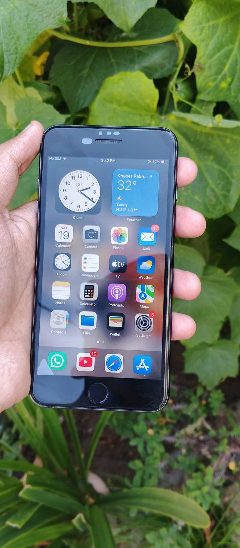 Apple iPhone 8 Plus 1