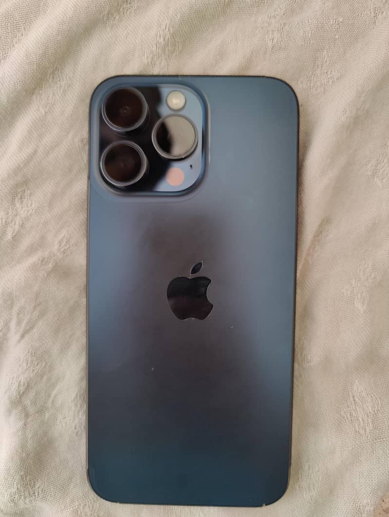 Apple iPhone 15 Pro Max 1