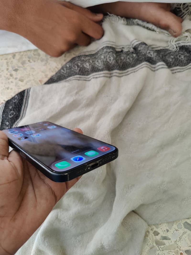 Apple iPhone 15 Pro Max 10