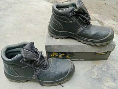 SAFETY SHOES
