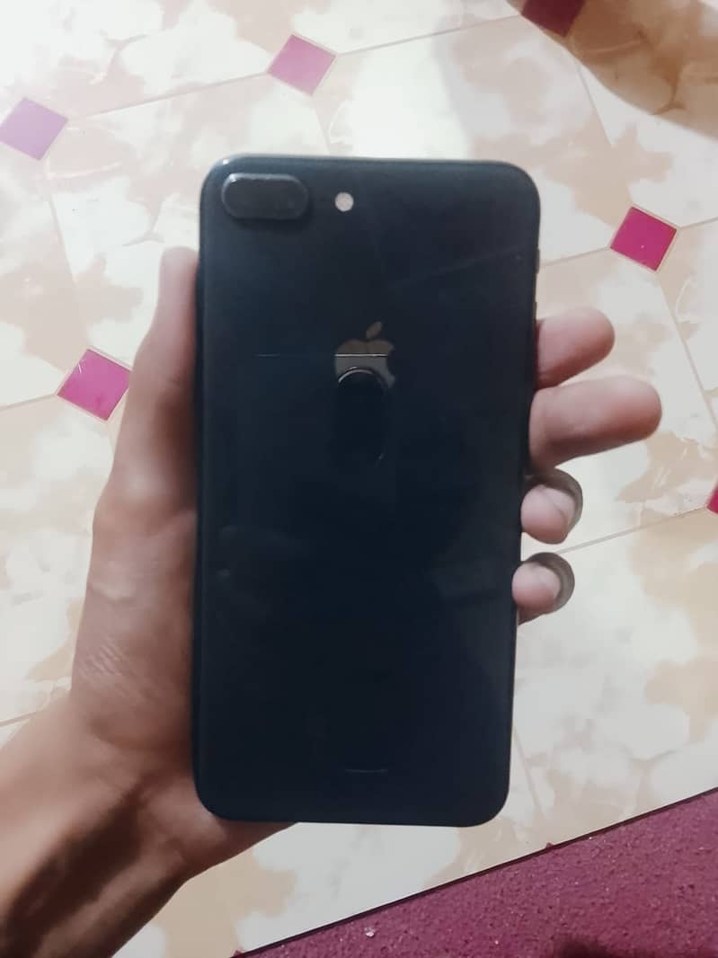 Apple iPhone 8 Plus 0