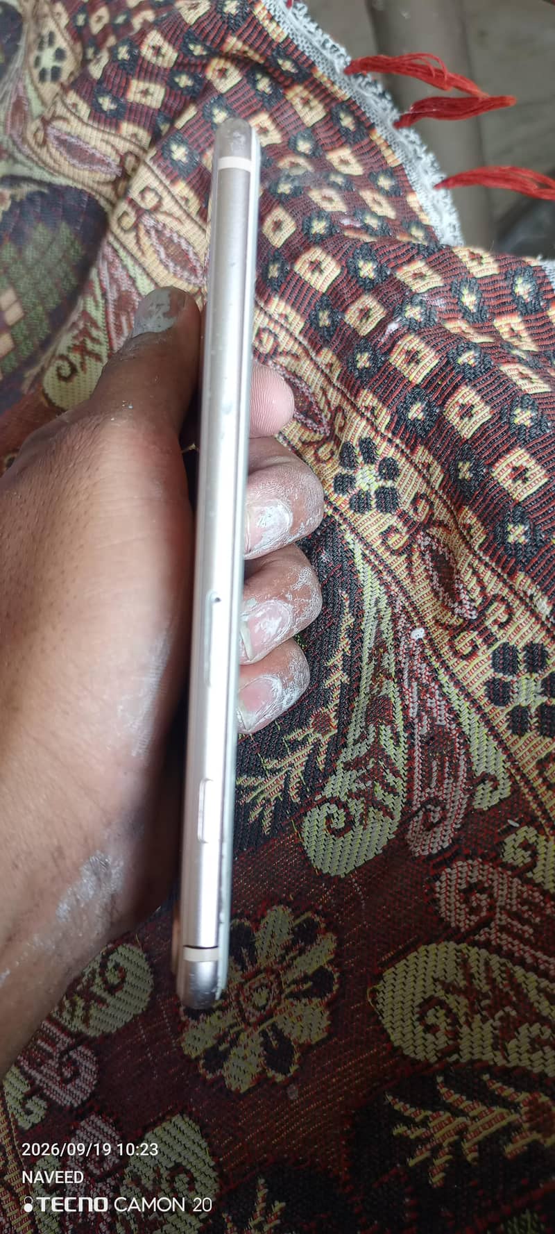 Apple iPhone 8 Plus 4
