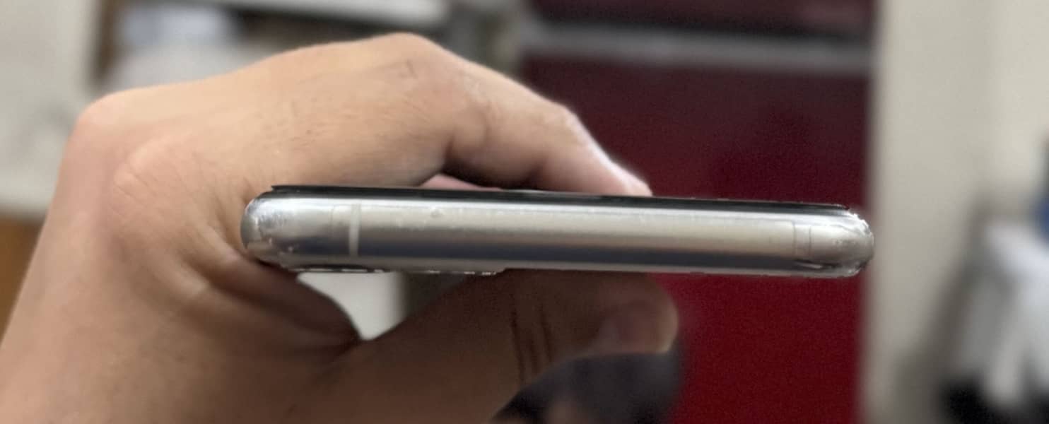 Apple iPhone 11 Pro Max 5