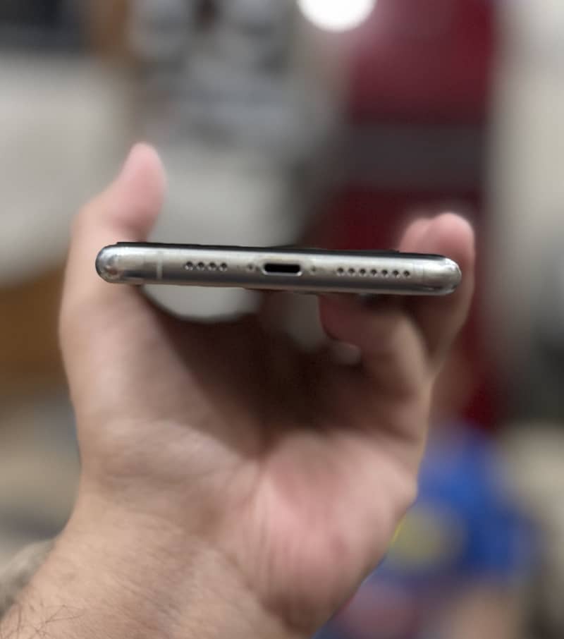 Apple iPhone 11 Pro Max 6
