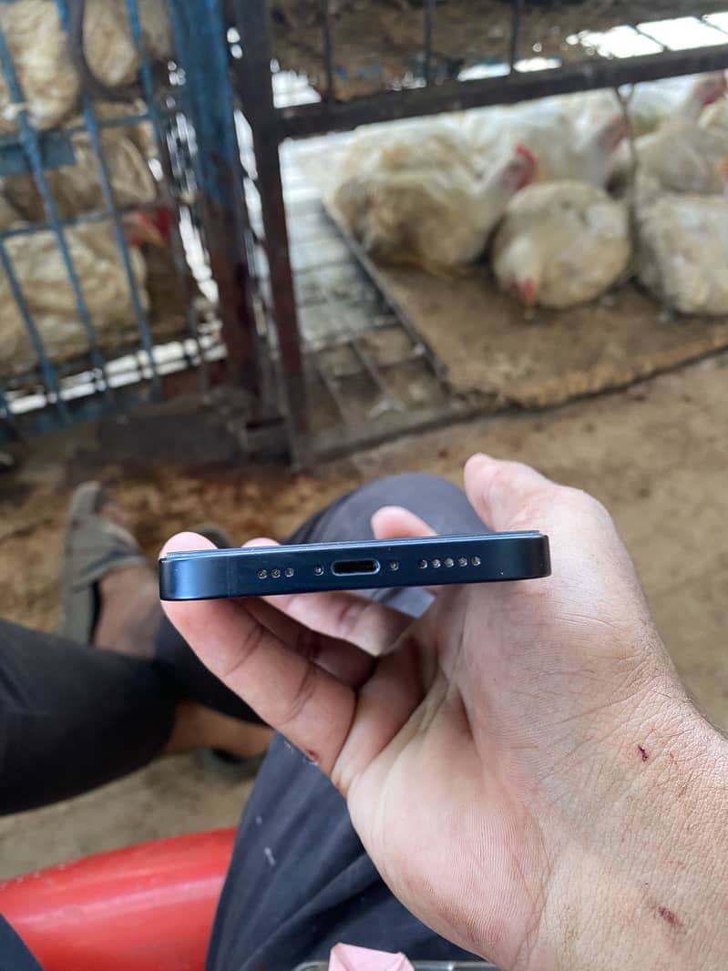 Apple iPhone 13 4