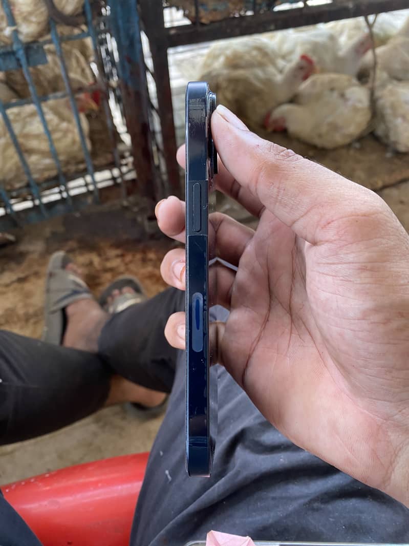 Apple iPhone 13 5