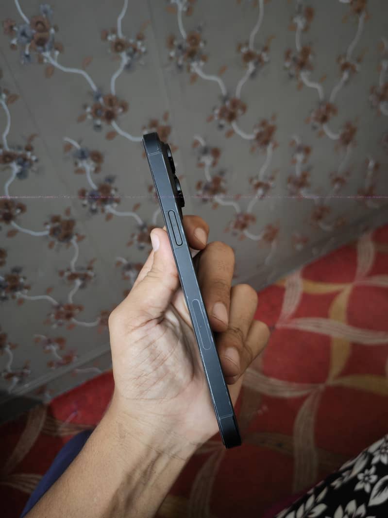 Apple iPhone 14 Pro Max 6