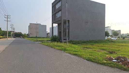 4.8 Marla Plot for Sale in Grove Block paragon City Lahore
