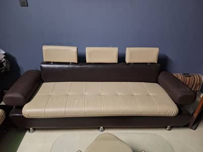 5 seater with glass table and 4 stools.