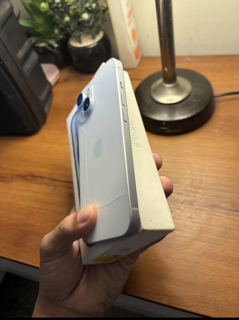Apple iPhone 15 2