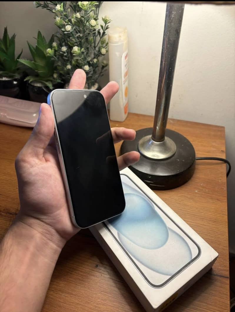 Apple iPhone 15 5