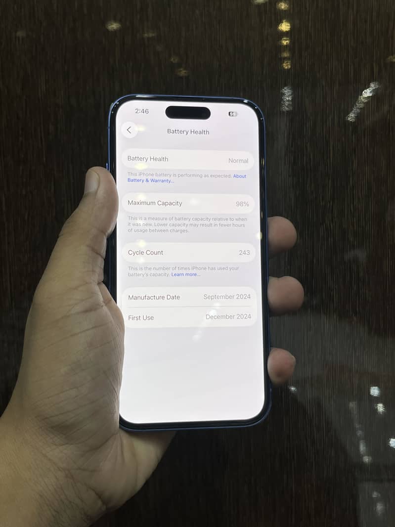 Apple iPhone 16 7