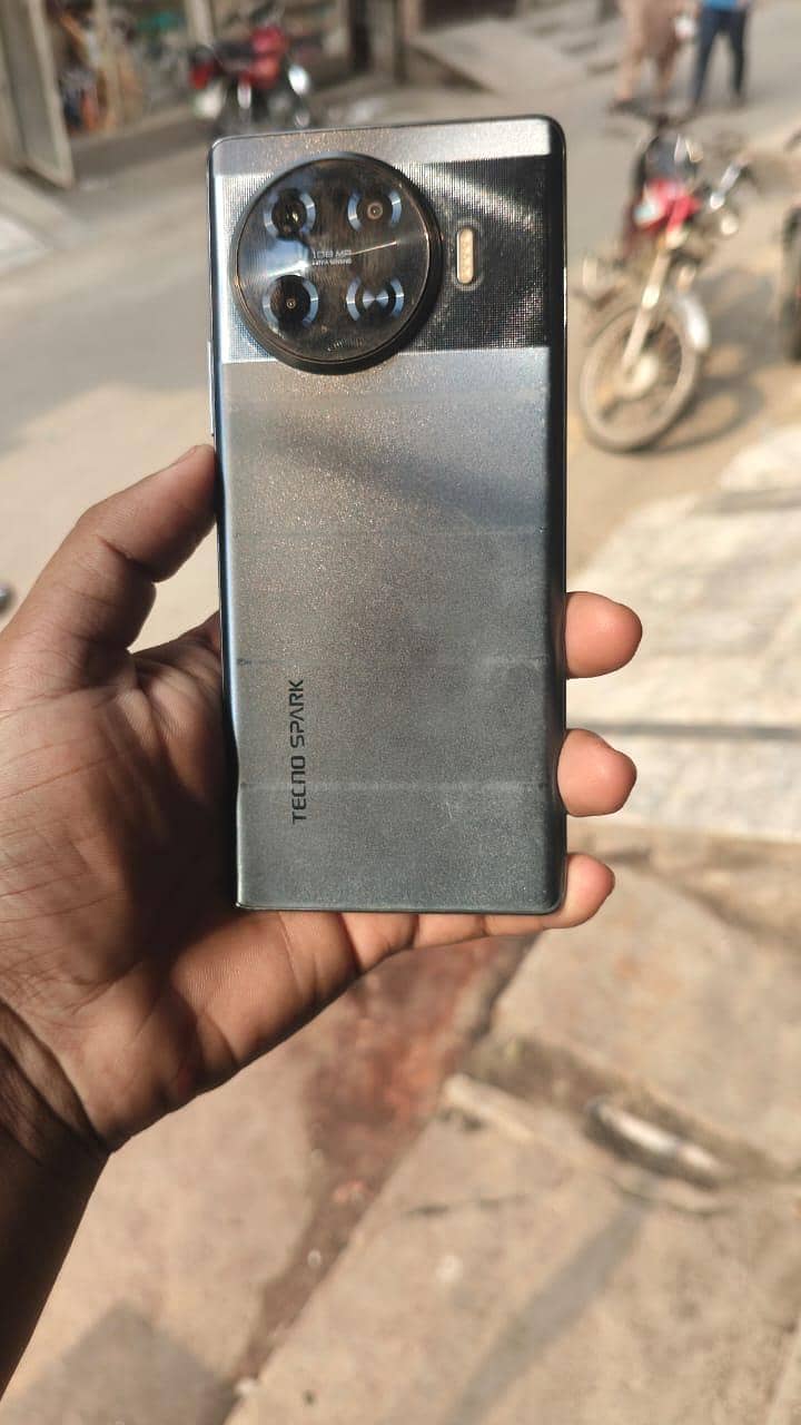 Tecno Spark 20 Pro Plus 0