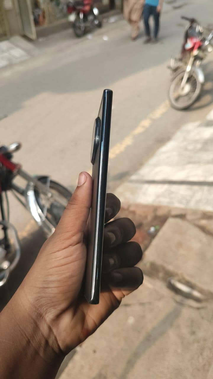 Tecno Spark 20 Pro Plus 3