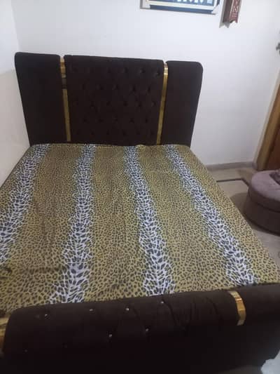 BED WITH MATRESS GOOD CONDITION