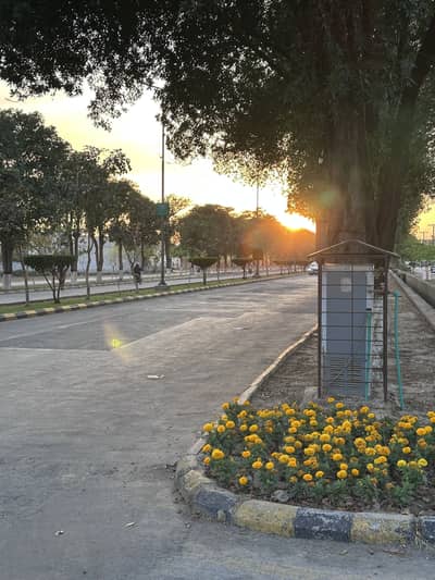 1 Kanal Plot For Sale In IEP / Engineers Town 50ft Road