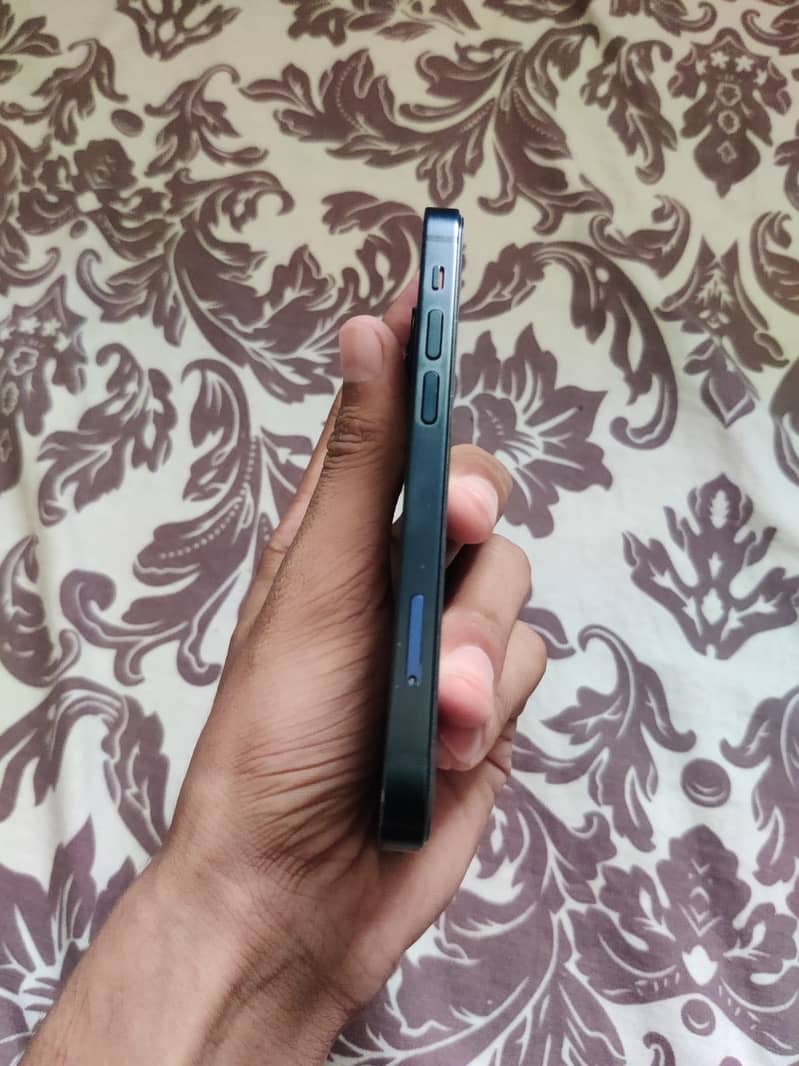 Apple iPhone 13 mini 3
