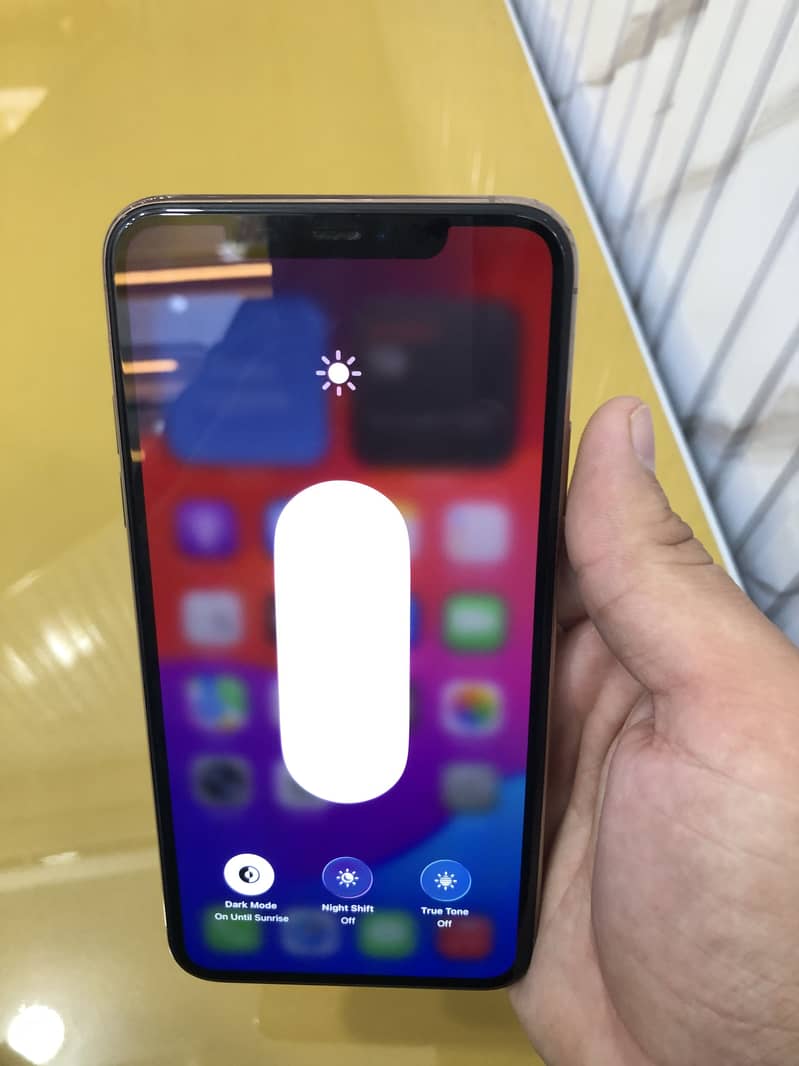 Apple iPhone 11 Pro Max 6