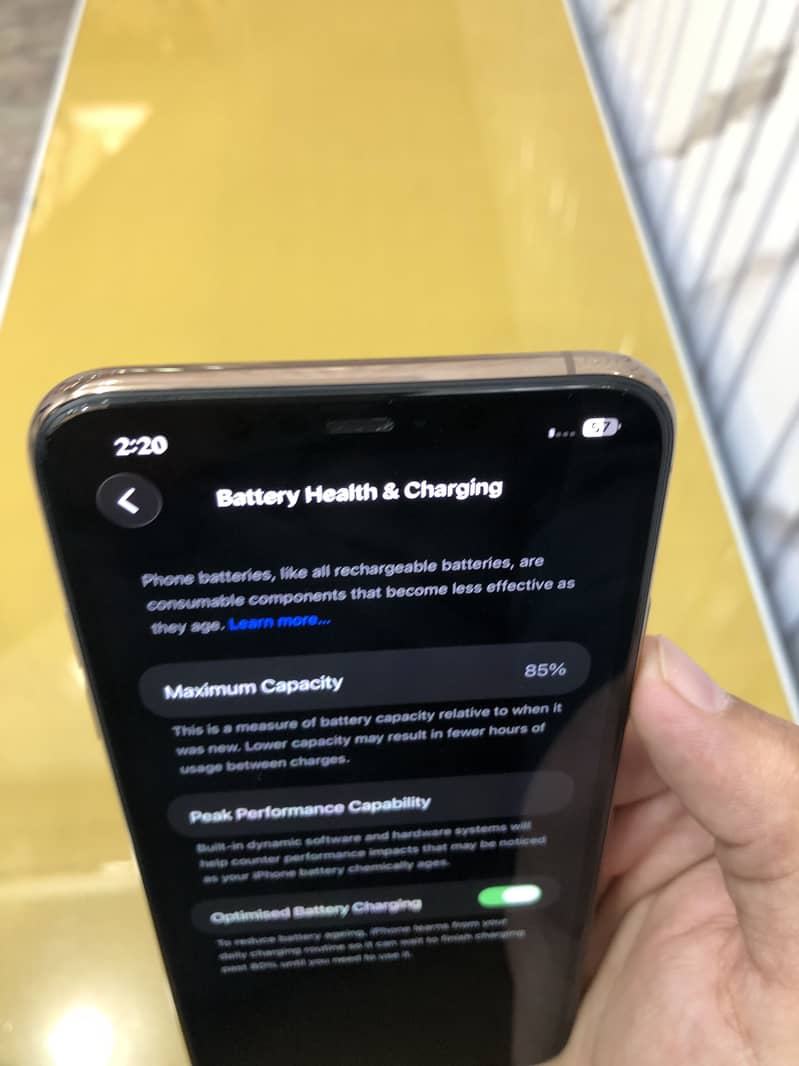 Apple iPhone 11 Pro Max 8
