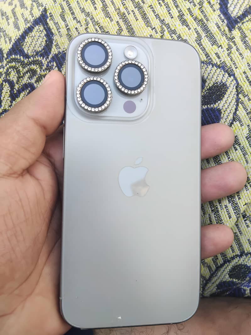 Apple iPhone 15 Pro 6