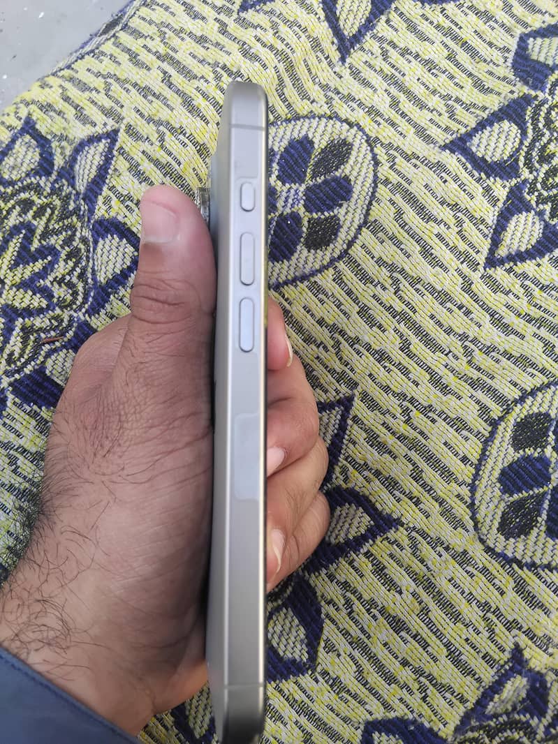 Apple iPhone 15 Pro 7
