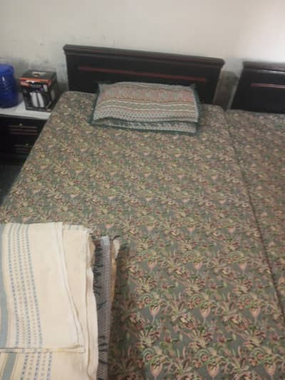 2 single beds