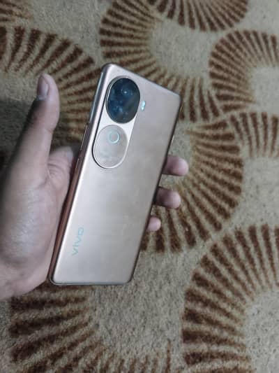 Vivo V40e