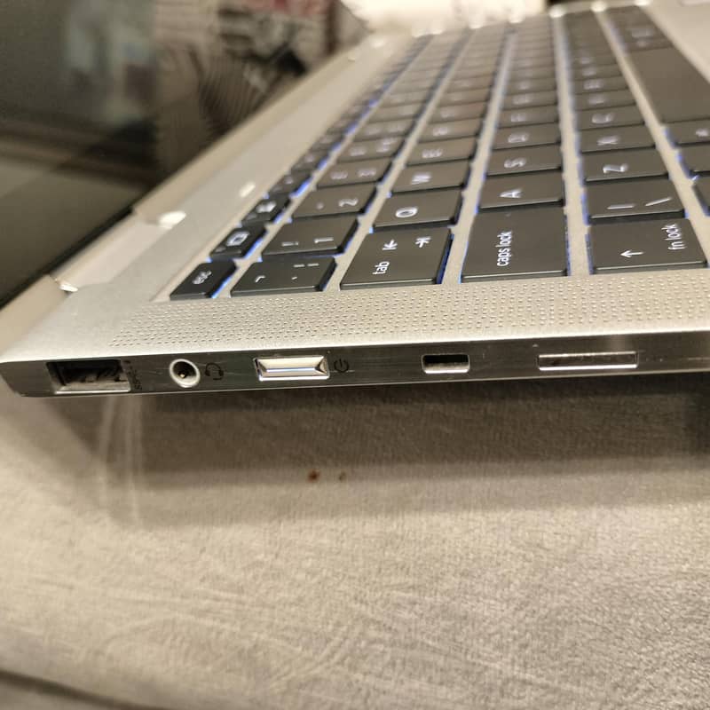 Touch screen with 360 i7 11