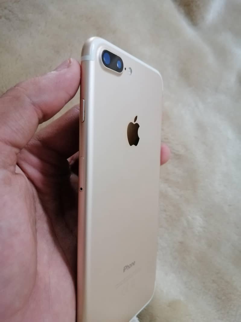 Apple iPhone 7 Plus 1