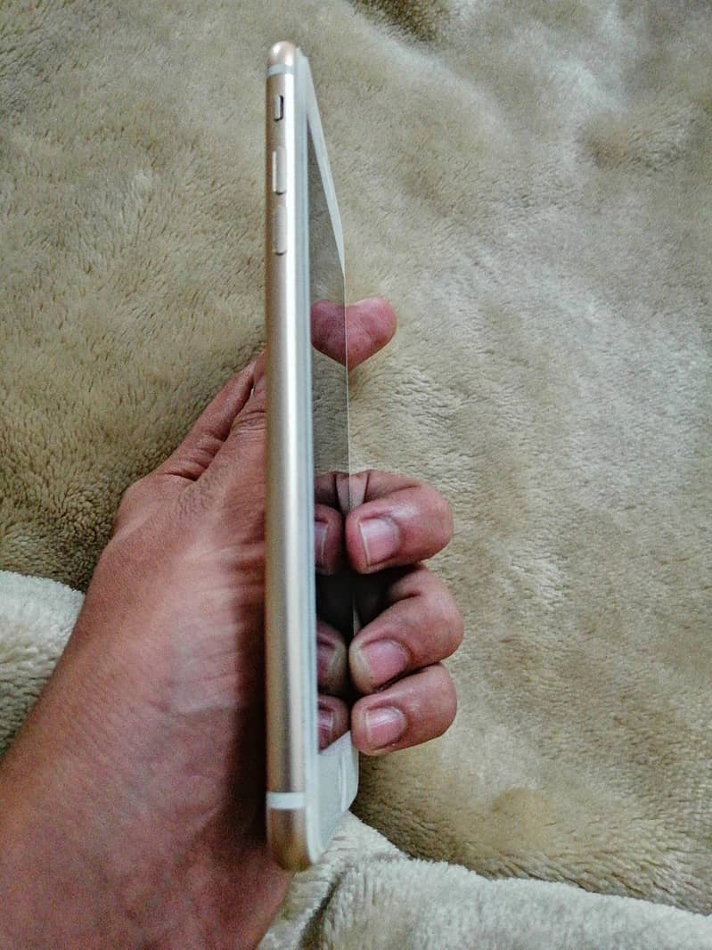 Apple iPhone 7 Plus 4