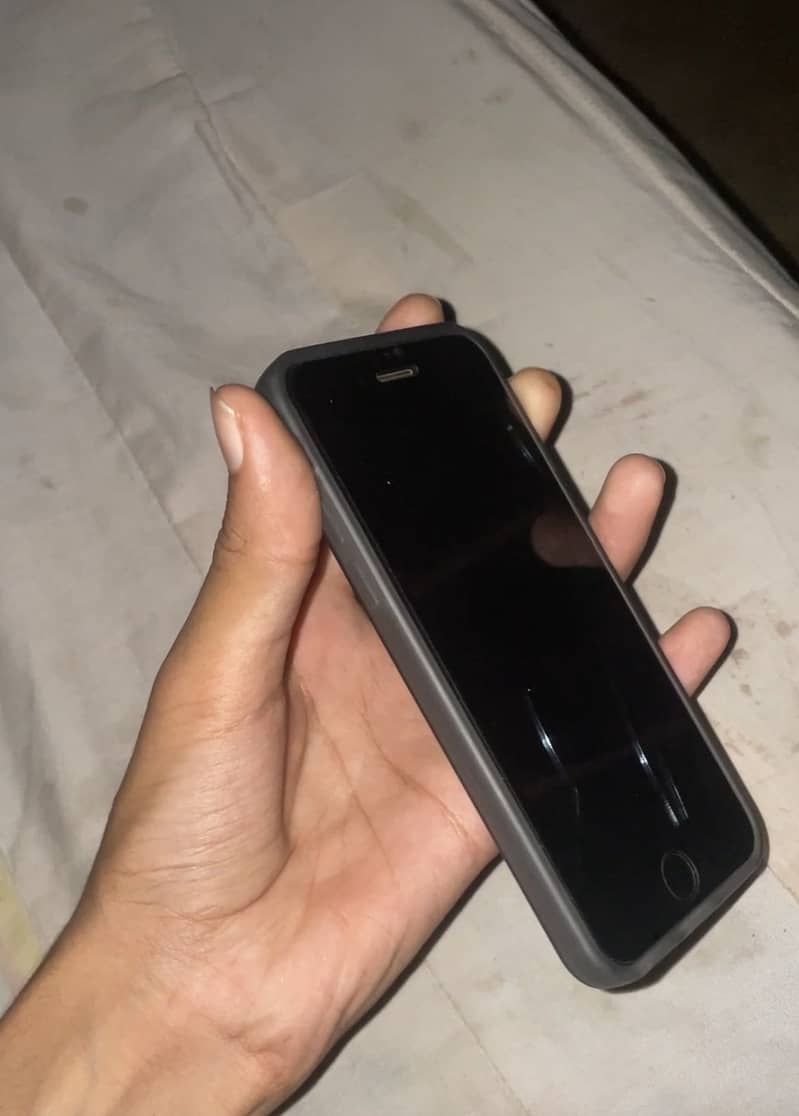Apple iPhone 7 4
