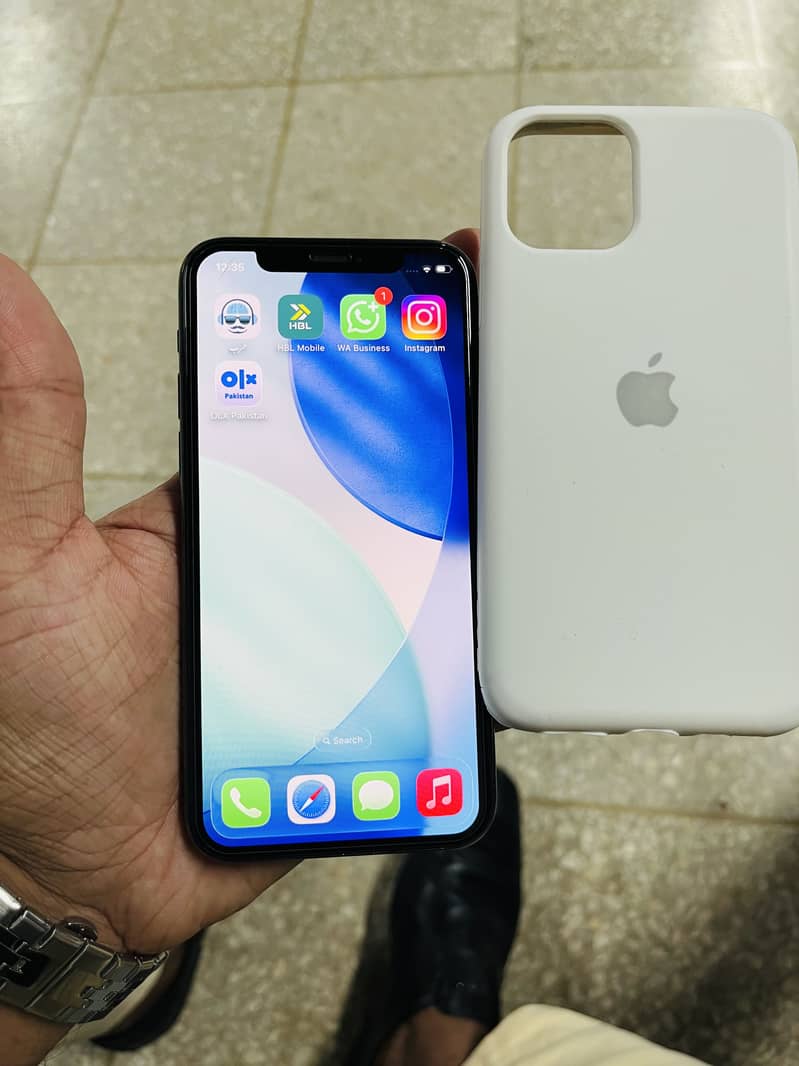 Apple iPhone 11 Pro 1
