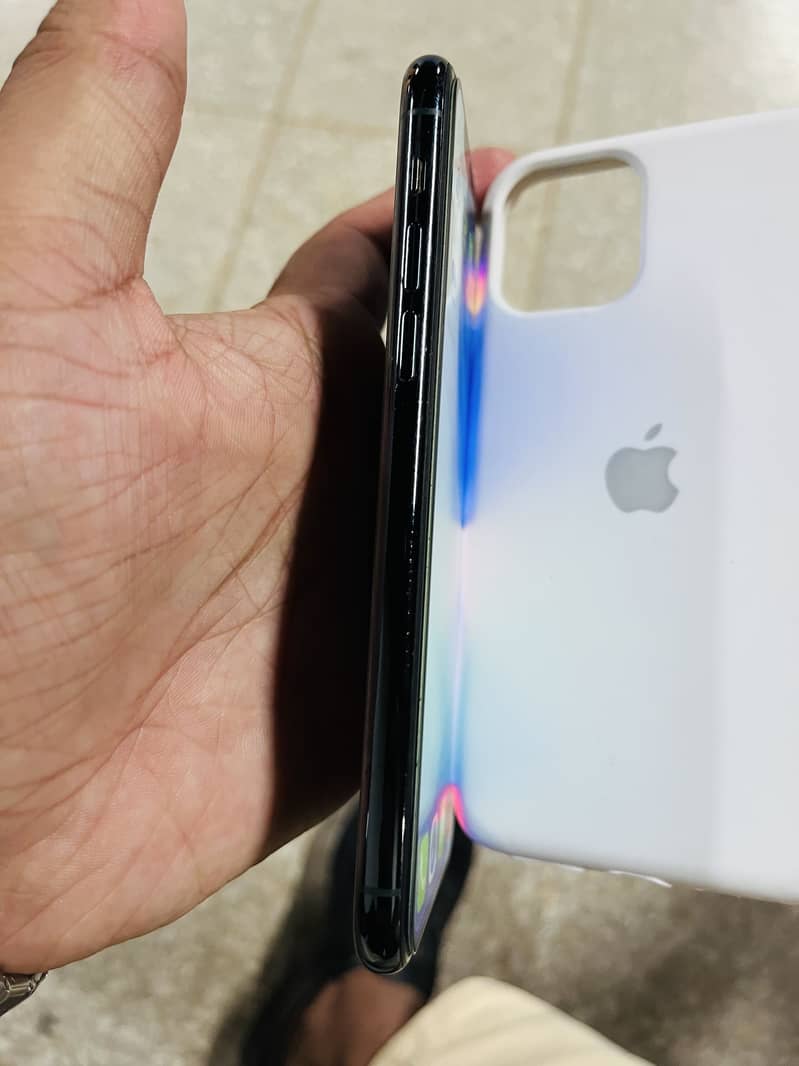 Apple iPhone 11 Pro 7