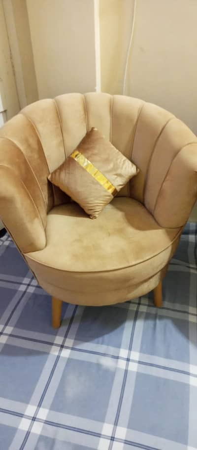 bilkul new sofa hai