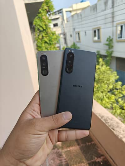 Sony Xperia 5 Mark 3 non pta | 1 mark 3 , 1 Mark 4 and 1 mark 5 ,